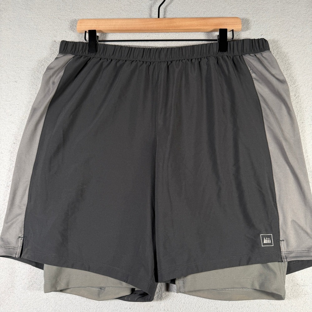 REI Co-op Mens 2-in-1 Running Shorts Charcoal Grey L 7‎ Inch Inseam 877595